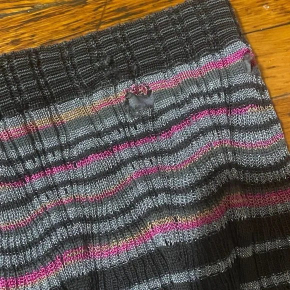 M Missoni Scalloped Edge Knit Skirt (S/M) - Picture 7 of 8